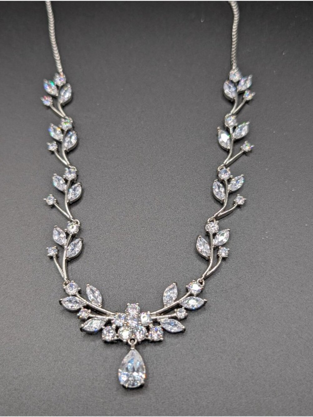 NWOT Silver-toned Cubic Zirconia Leaf-vine Bridal Necklace 11" Wedding Elegant
